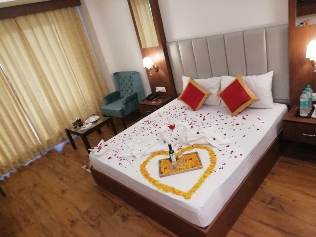 The Laurent And Banon Resorts Manāli Esterno foto